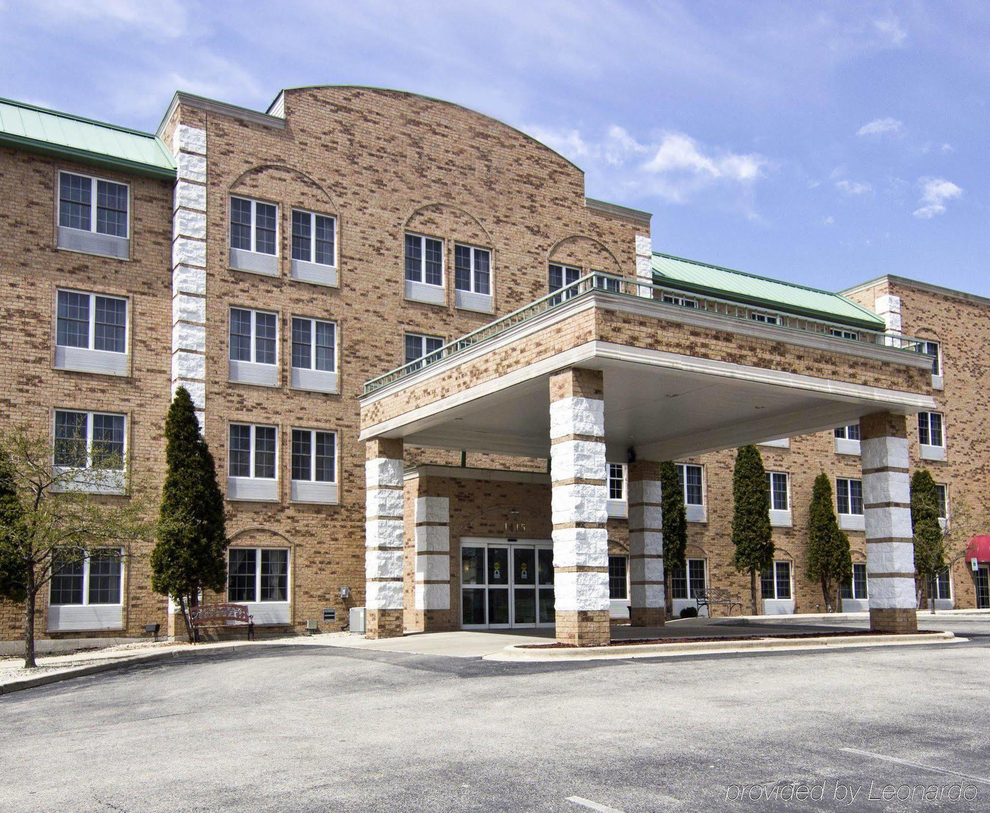 Comfort Inn & Suites Grafton-Cedarburg Exterior foto